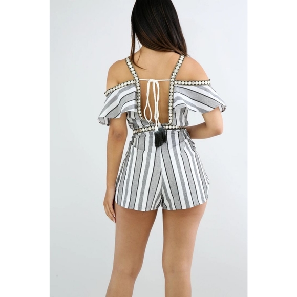 Knit V-neck Short Sleeve Romper - Picture 2 of 4